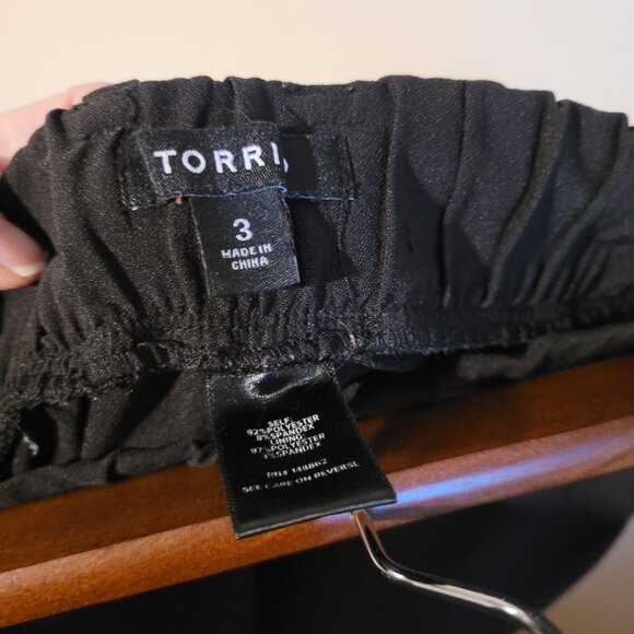 Torrid Elastic Waist Cuffed High Waisted Cropped Black Trousers SZ 3 - Picture 6 of 6